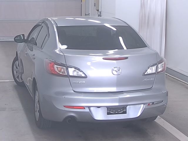 MAZDA AXELA
