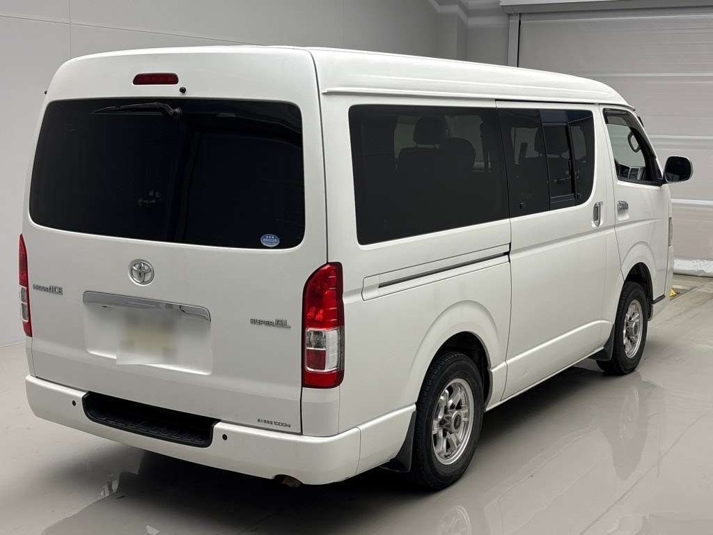 TOYOTA REGIUS ACE