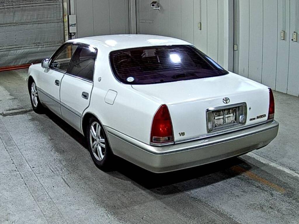 TOYOTA CROWN MAJESTA