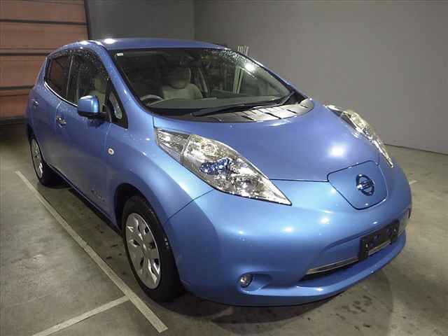 NISSAN LEAF