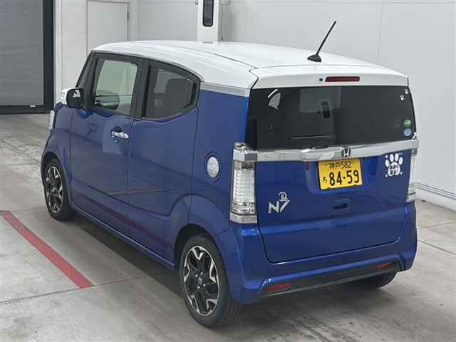 HONDA N-BOX SLASH