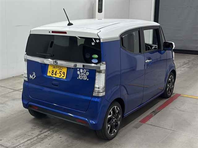 HONDA N-BOX SLASH