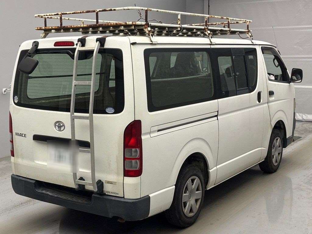 TOYOTA REGIUS ACE