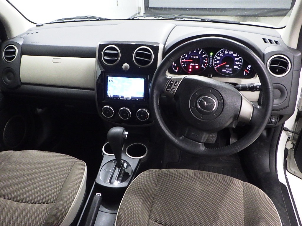 MAZDA VERISA