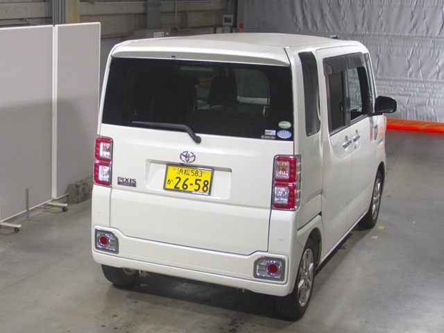 TOYOTA PIXIS MEGA