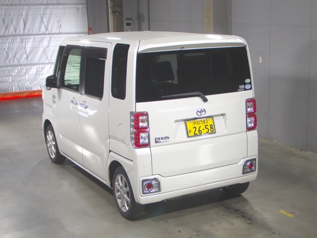 TOYOTA PIXIS MEGA