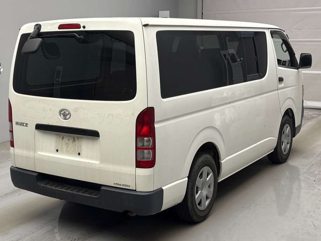 TOYOTA REGIUS ACE