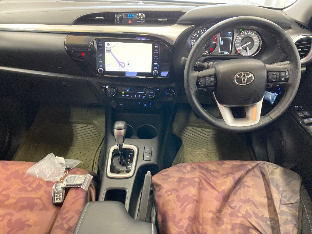 TOYOTA HILUX