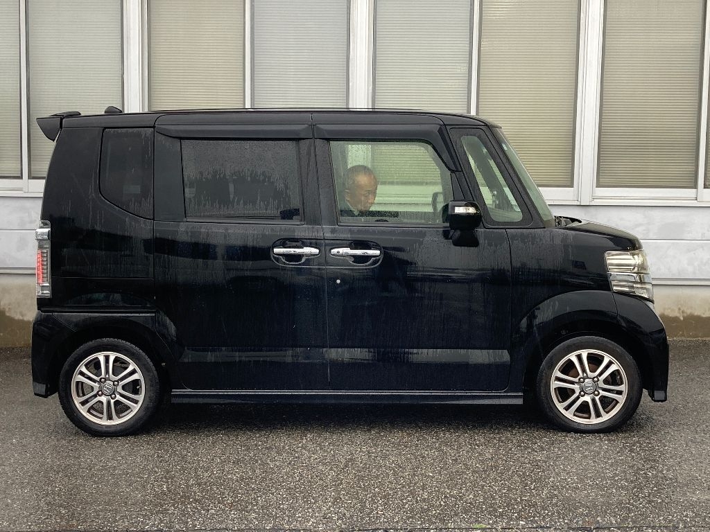 HONDA N-BOX