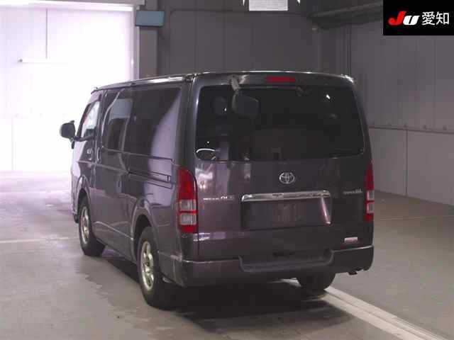 TOYOTA REGIUS ACE
