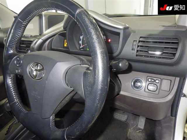 TOYOTA IQ