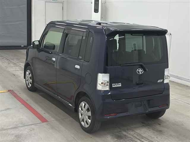 TOYOTA PIXIS SPACE