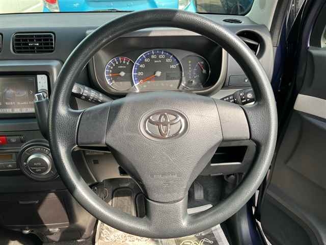 TOYOTA PIXIS SPACE
