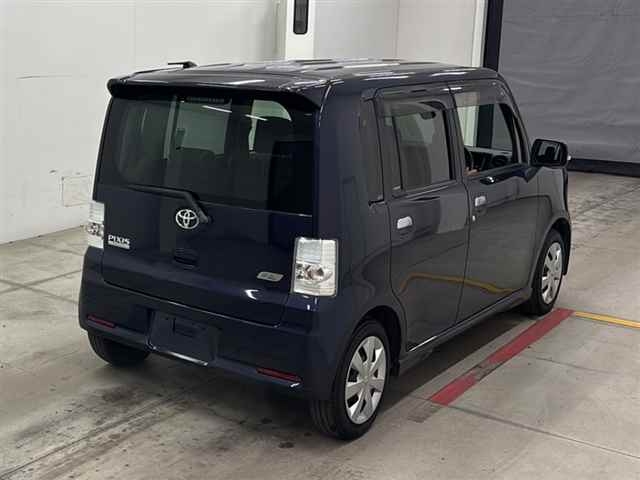 TOYOTA PIXIS SPACE
