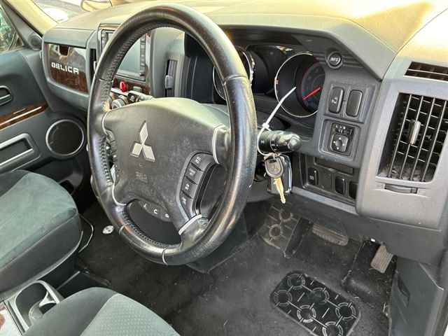 MITSUBISHI DELICA D:5