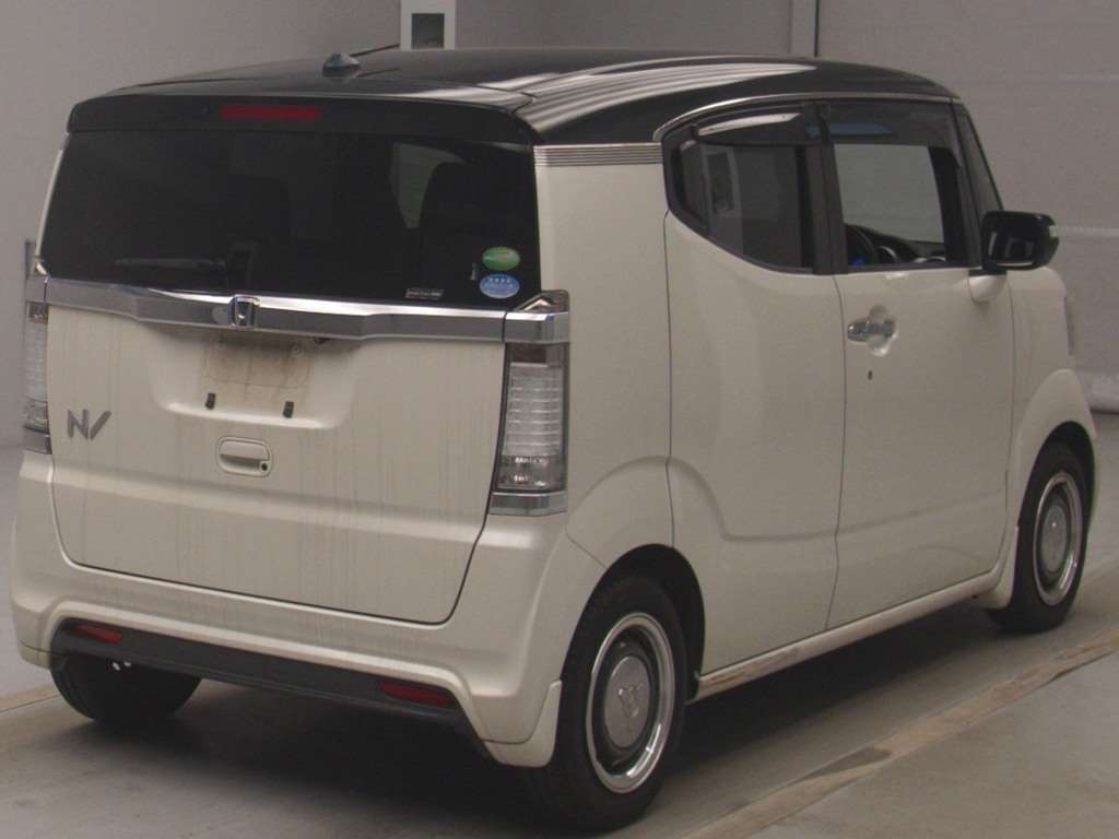 HONDA N-BOX SLASH