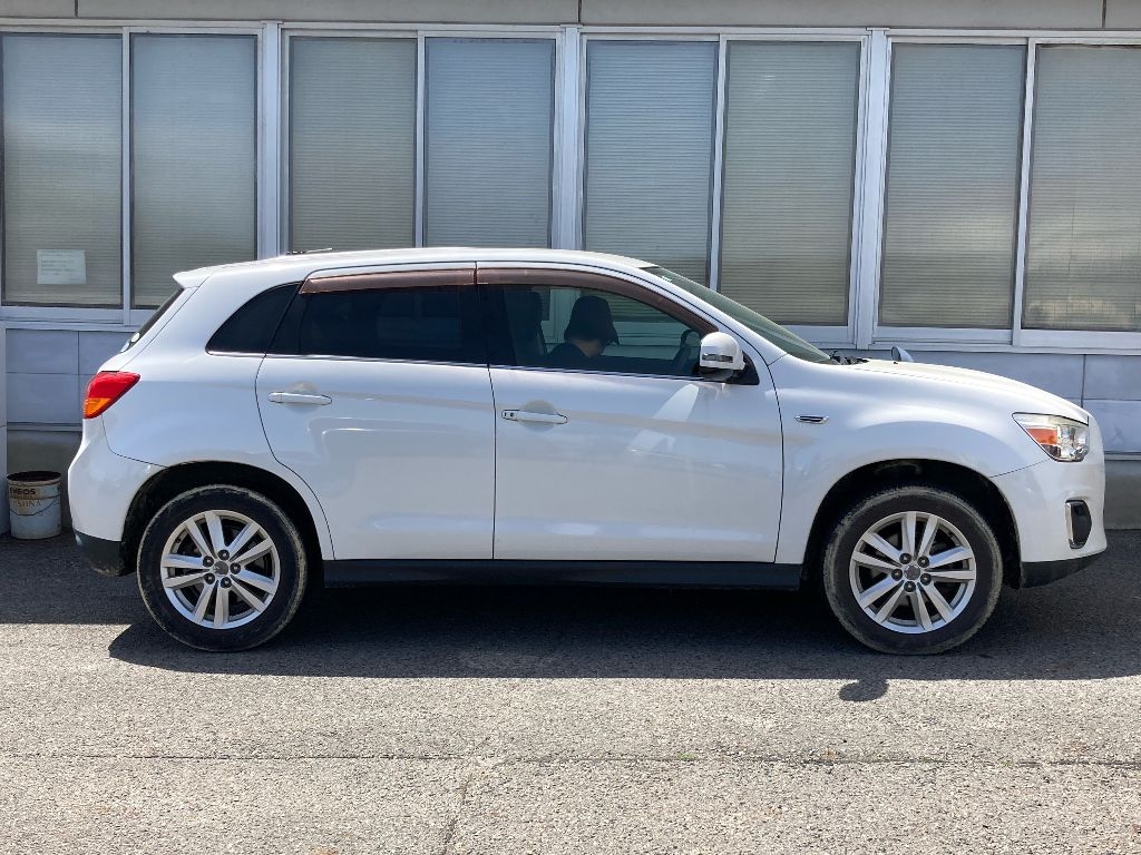 MITSUBISHI RVR