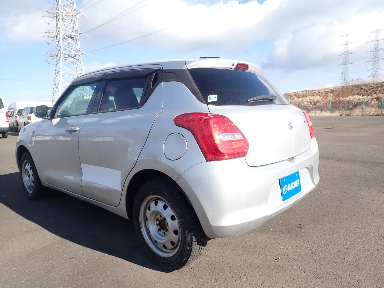 SUZUKI SWIFT
