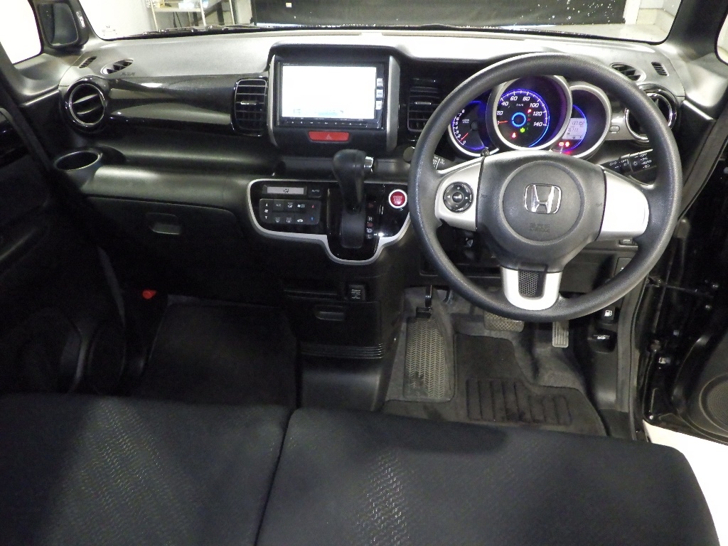 HONDA N-BOX+