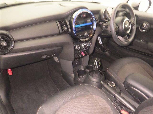 MINI HATCH