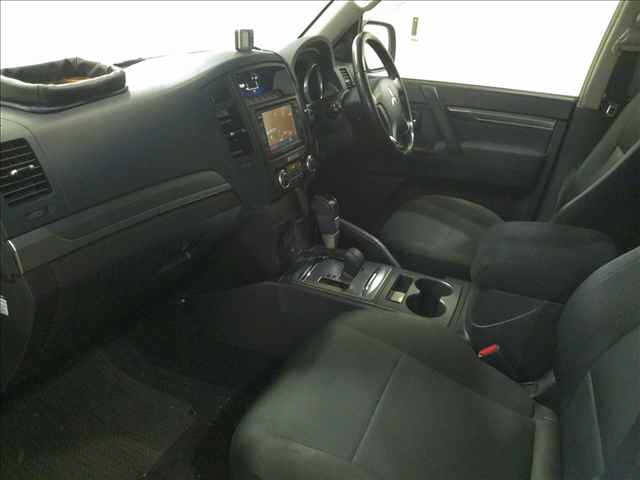 MITSUBISHI PAJERO
