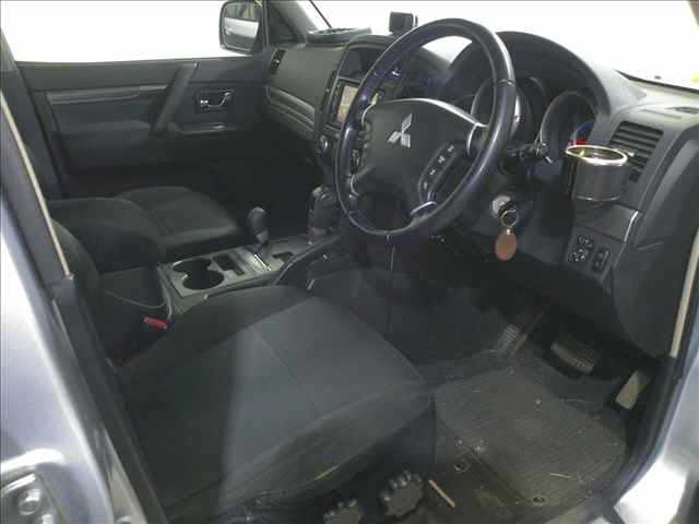 MITSUBISHI PAJERO