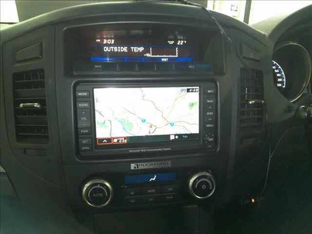 MITSUBISHI PAJERO