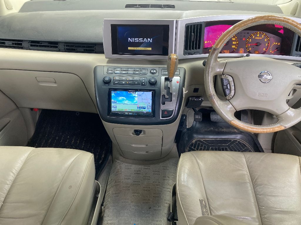 NISSAN ELGRAND