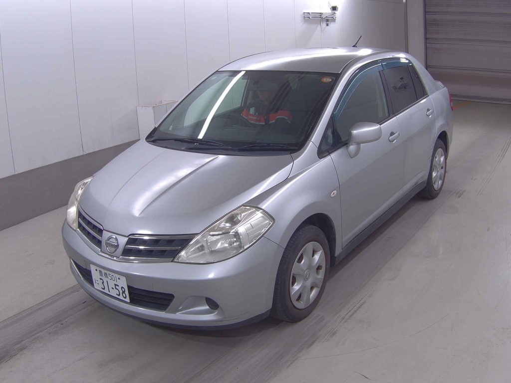 NISSAN TIIDA LATIO