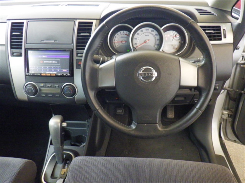 NISSAN TIIDA LATIO