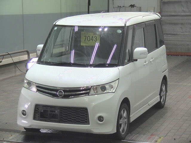 NISSAN ROOX