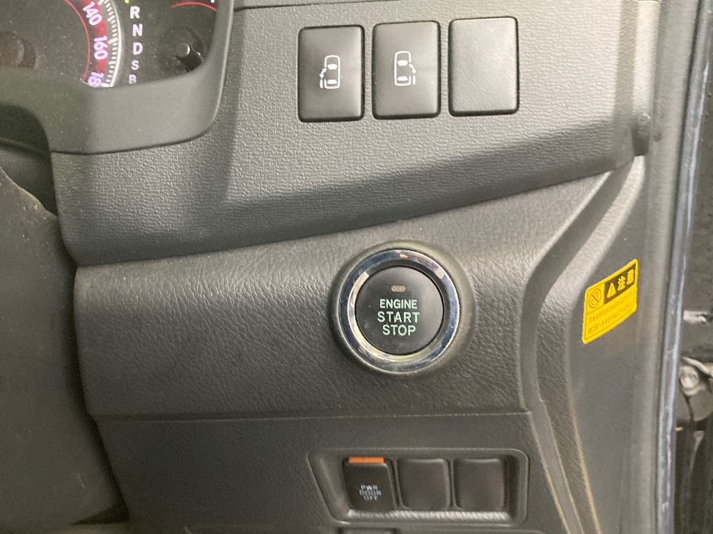 TOYOTA ISIS