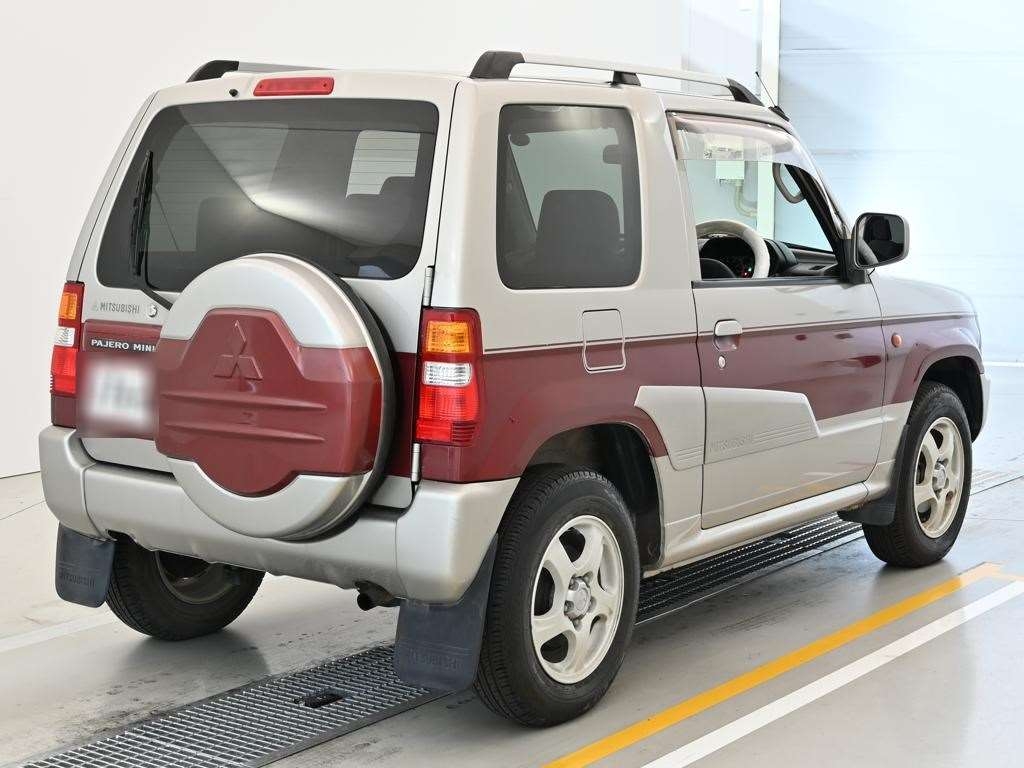 MITSUBISHI PAJERO MINI