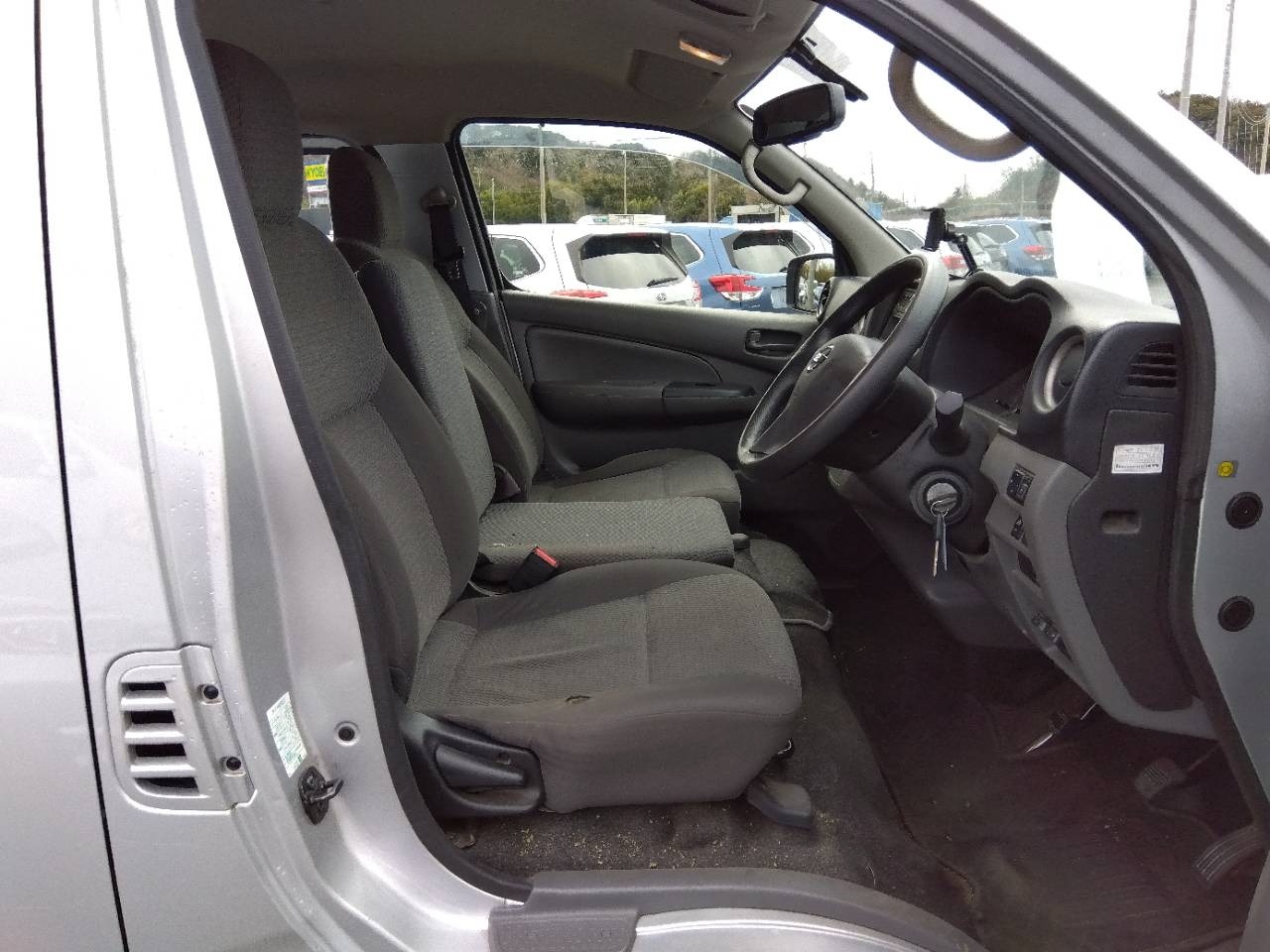 NISSAN NV350 CARAVAN