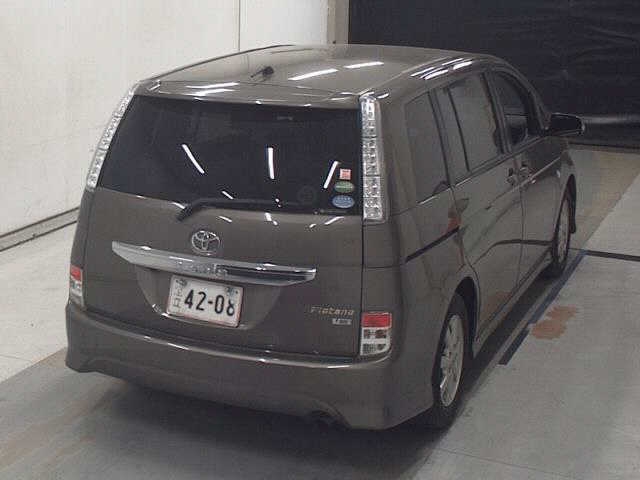 TOYOTA ISIS