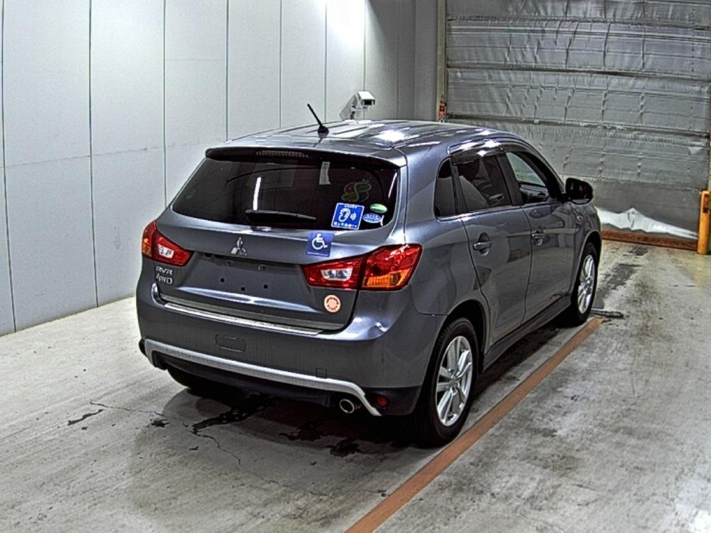 MITSUBISHI RVR