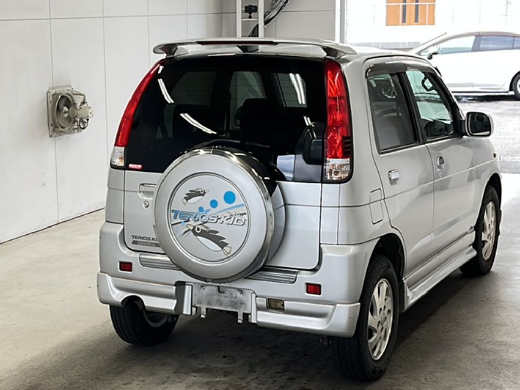 DAIHATSU TERIOS KID