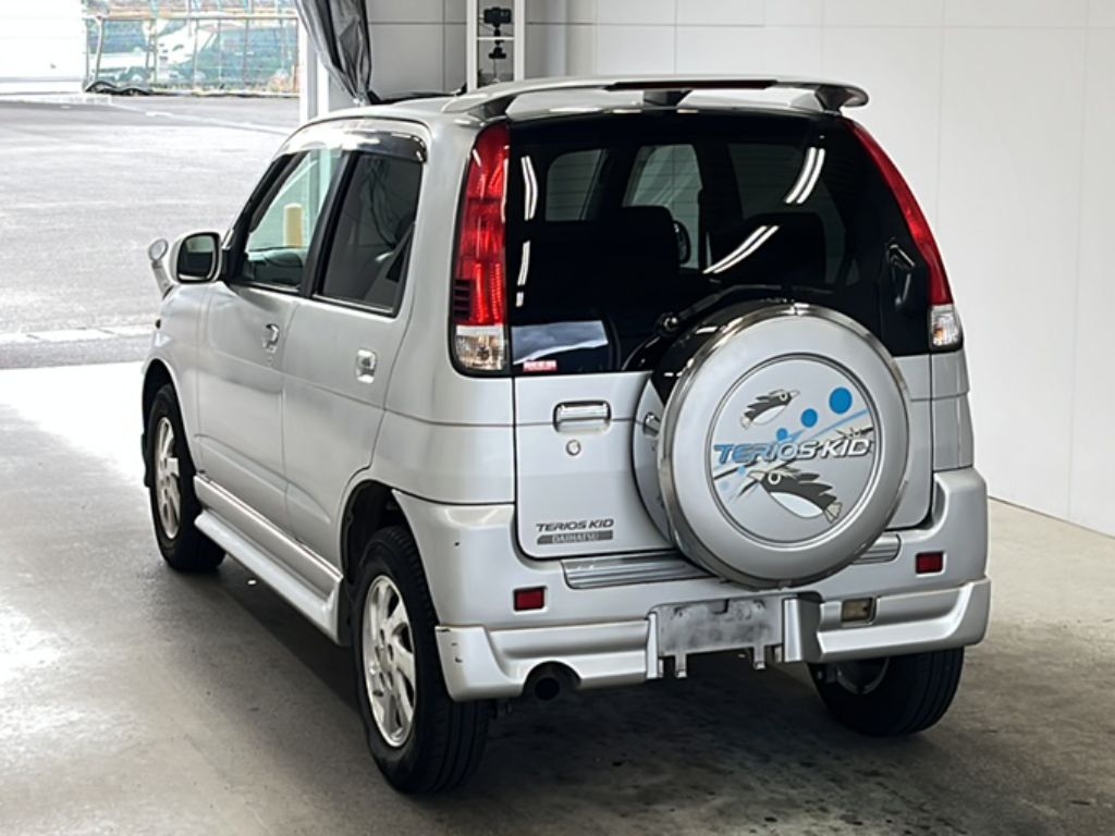 DAIHATSU TERIOS KID