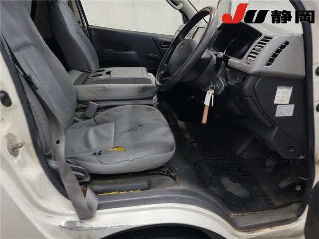 TOYOTA REGIUS ACE