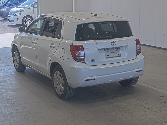 TOYOTA IST