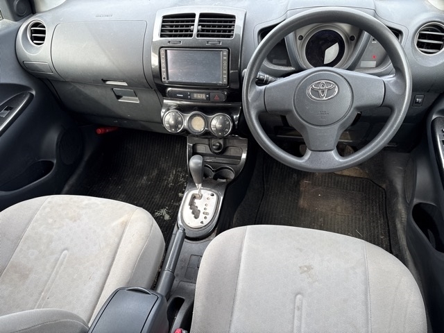 TOYOTA IST
