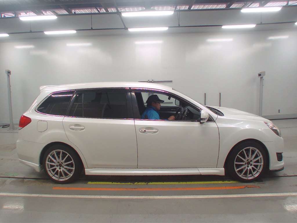 SUBARU LEGACY
