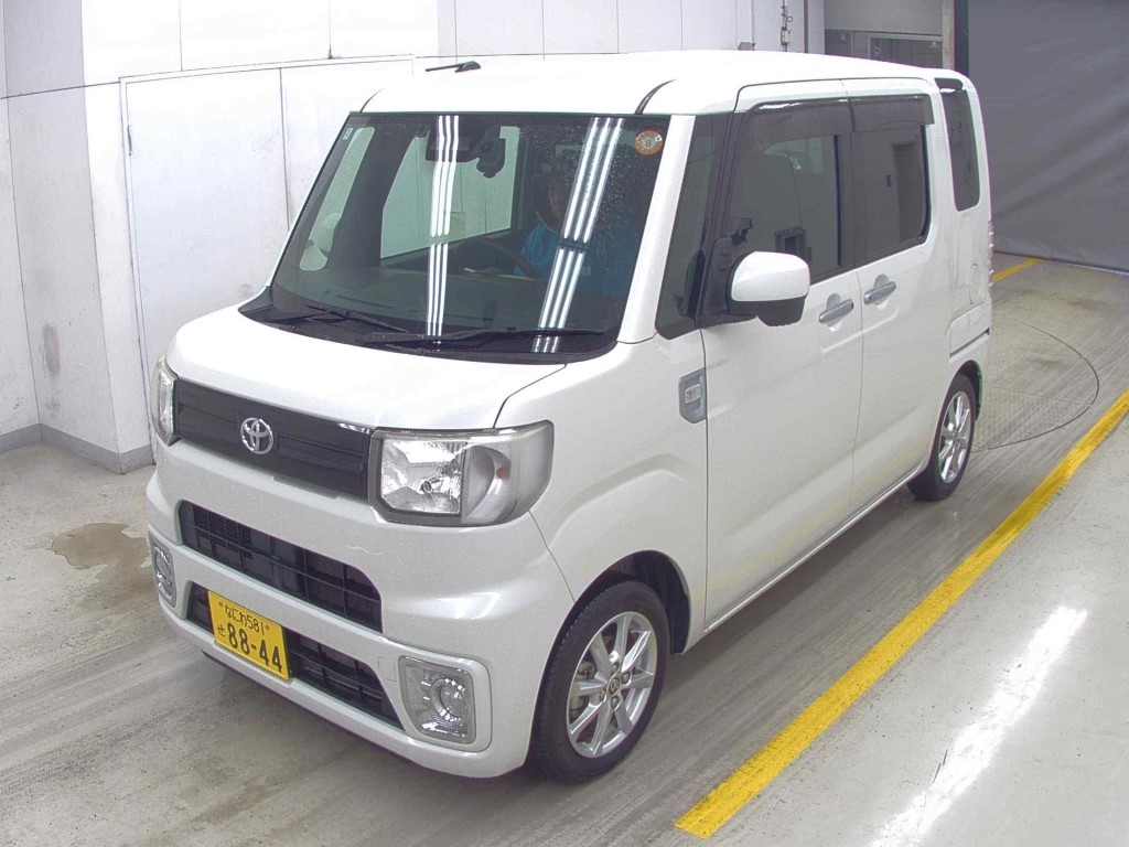TOYOTA PIXIS MEGA