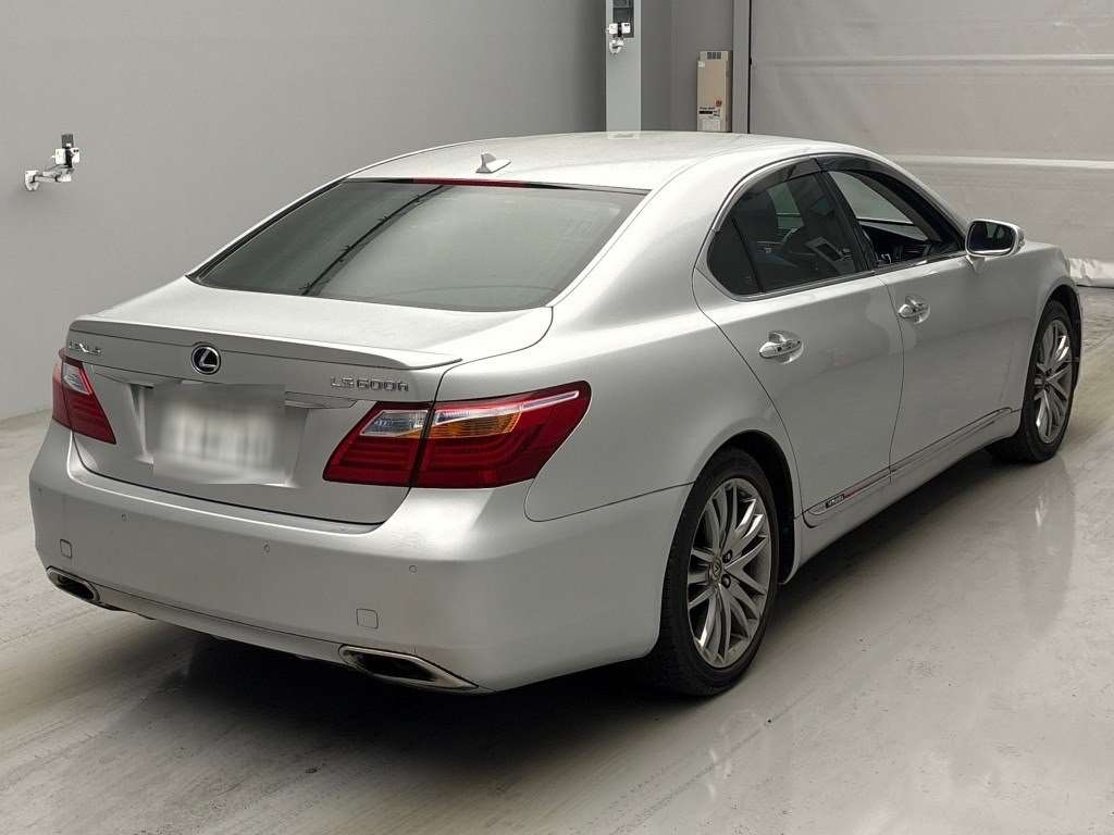 LEXUS LS600H