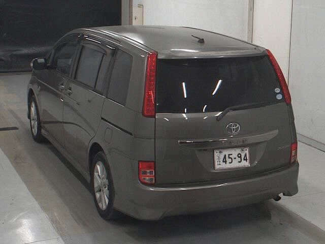 TOYOTA ISIS