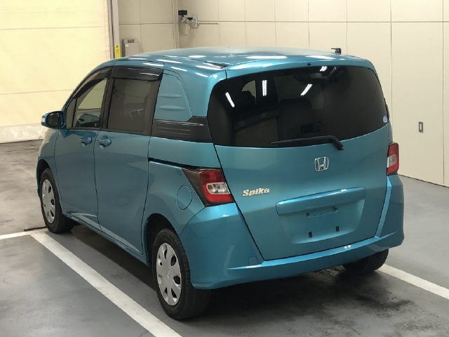 HONDA FREED SPIKE