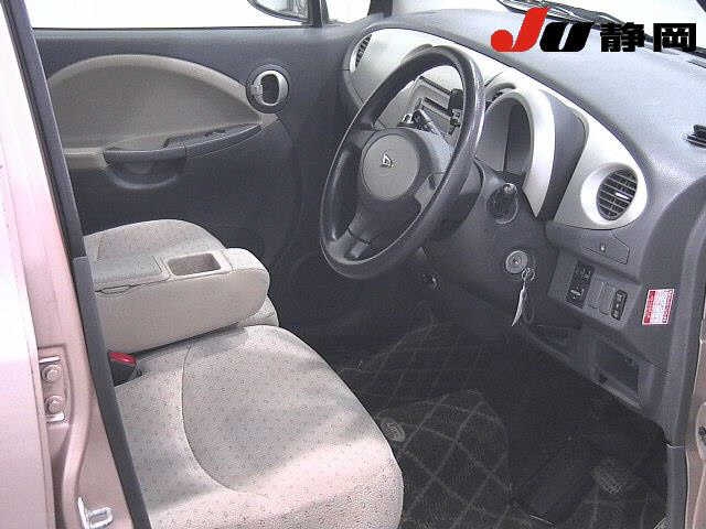 DAIHATSU MOVE LATTE