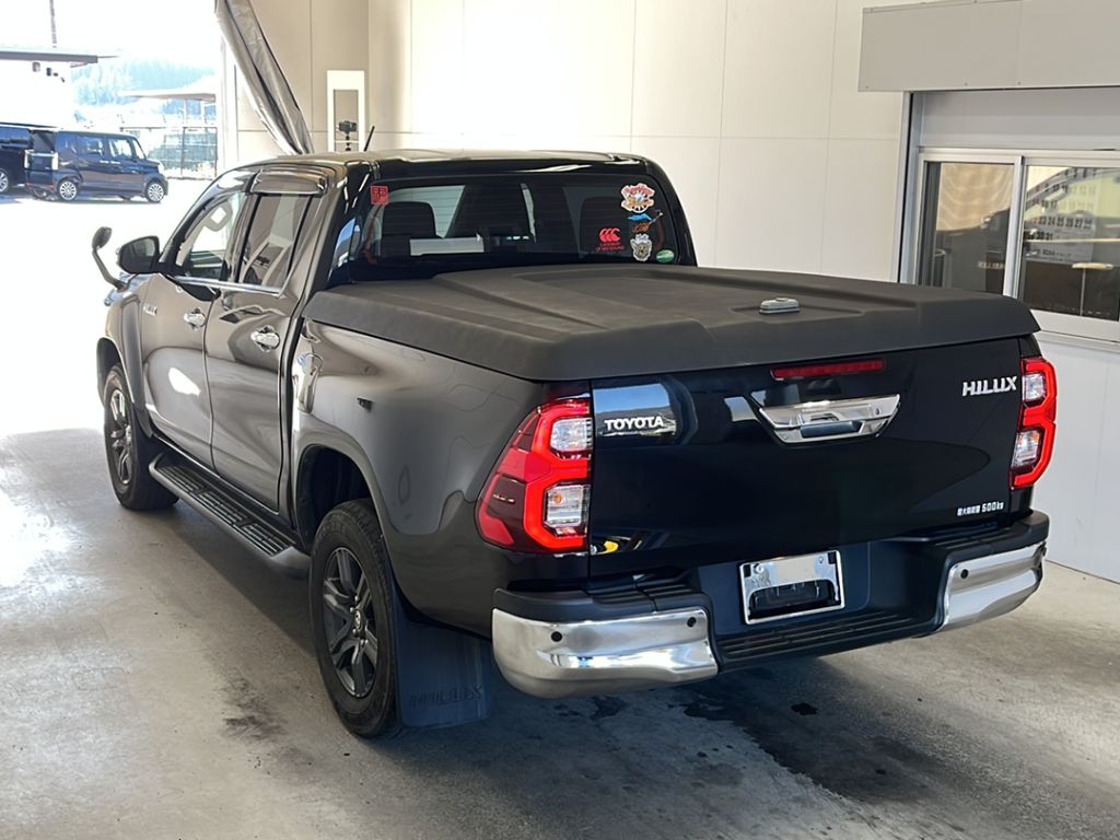 TOYOTA HILUX