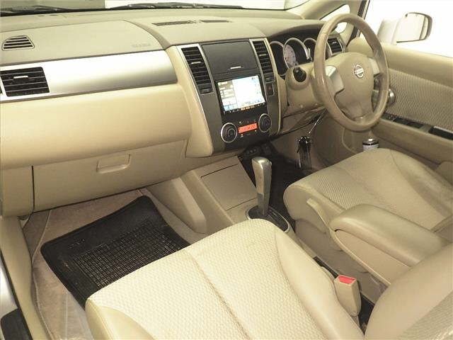 NISSAN TIIDA