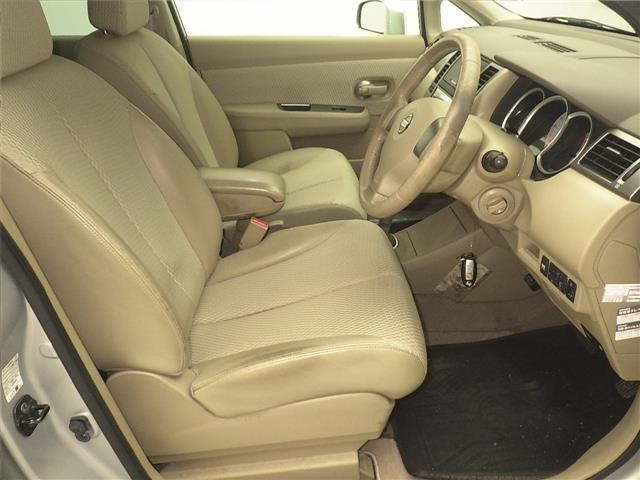 NISSAN TIIDA